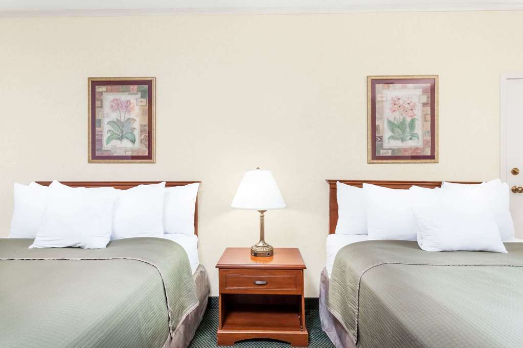 Red Roof Inn Norwich Phòng bức ảnh